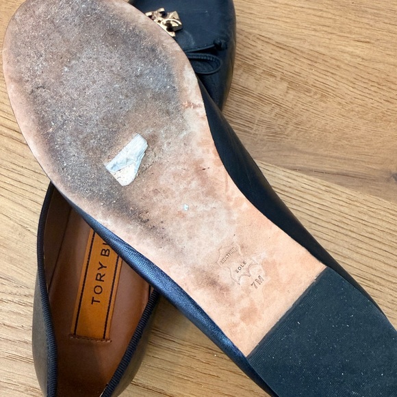 Tory Burch Navy Flats with Gold Emblem, size 7 - Picture 6 of 6